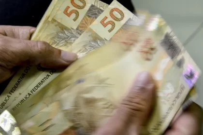 Mais da metade dos brasileiros das classes ABC estão preocupados com futuro financeiro