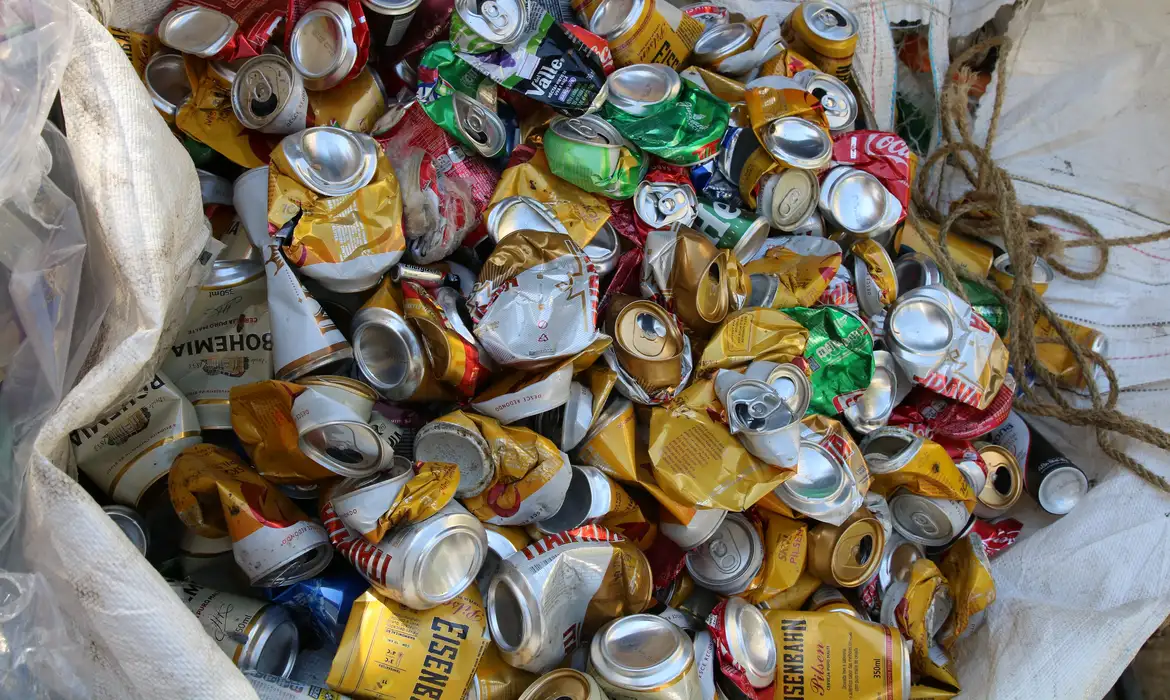 Brasil recicla 60% do alumínio consumido e supera média global