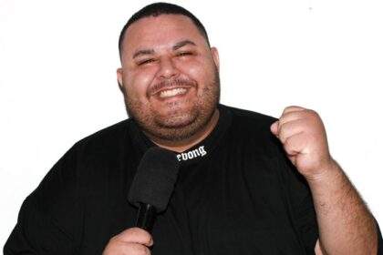 Quem é Gustavo Santos, o novo narrador do Desimpedidos?