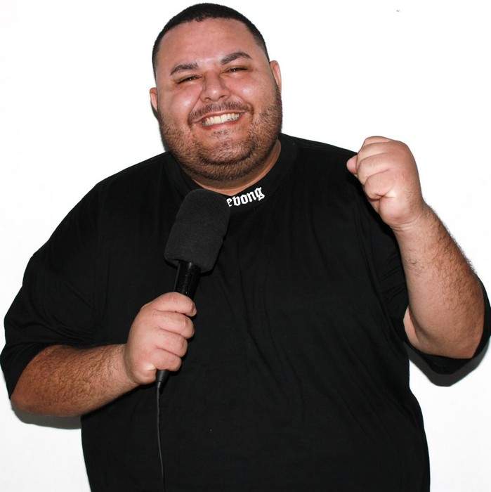 Quem é Gustavo Santos, o novo narrador do Desimpedidos?