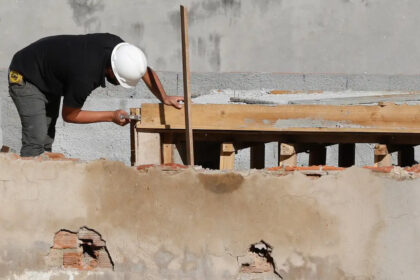 CNM: Mais da metade das obras públicas paradas no Brasil são na área da Educação