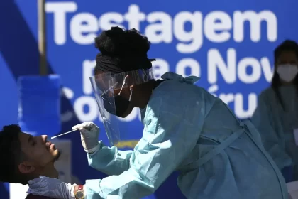 Covid-19: casos sobem 5,09% no início de março em comparação à semana anterior