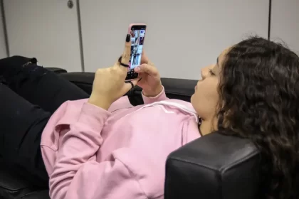 Crianças, Adolescentes e Telas: guia do governo recomenda o não uso de telas para crianças com menos de 2 anos