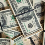 Dólar fecha última sessão em queda de 0,27%, cotado a R$ 5,64