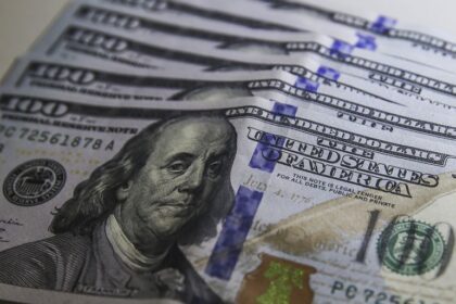 Dólar subiu com repercussão de falas do Presidente Lula