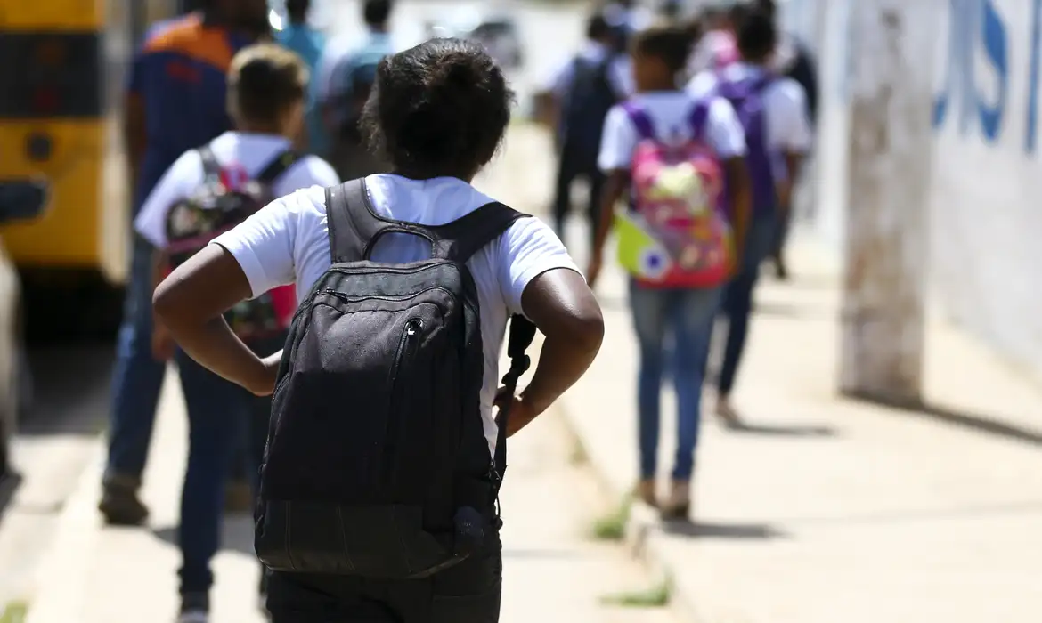 Escola que Protege: prazo para estados e municípios aderirem ao programa termina em 19 de maio