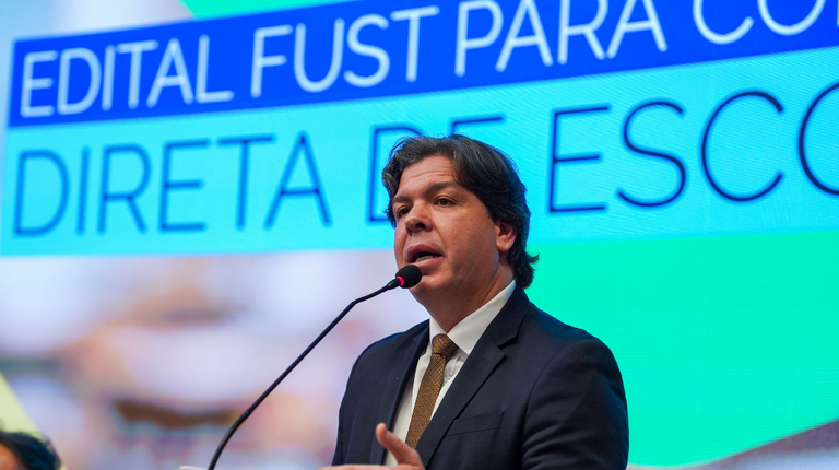 Lançado edital para levar internet de alta velocidade a 5 mil escolas públicas