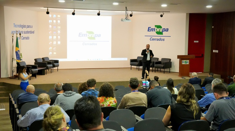 MIDR apresenta programas estratégicos na Embrapa Cerrados sobre demandas governamentais e políticas públicas