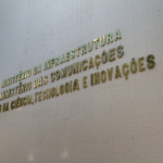 Mcom amplia distribuição de kits de antenas de TV digital parabólica, via satélite, para 3 municípios pernambucanos