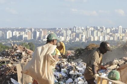 Mesmo com determinação legal para extinção, mais de 3 mil lixões seguem abertos no Brasil, aponta Abrema