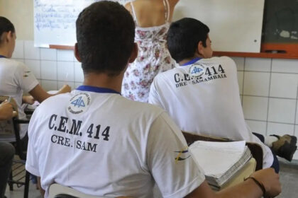 PESQUISA: Mais da metade dos pais acredita que Novo Ensino Médio não prepara jovens de forma adequada