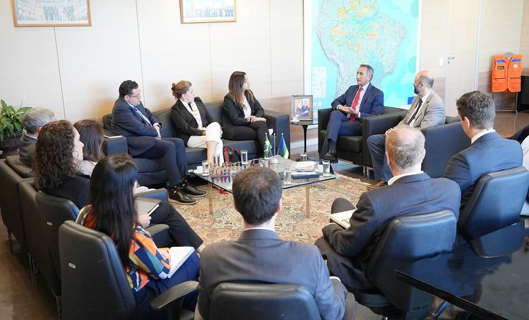 Parceria com Banco Mundial avança para levar água, renda e inclusão ao interior do país