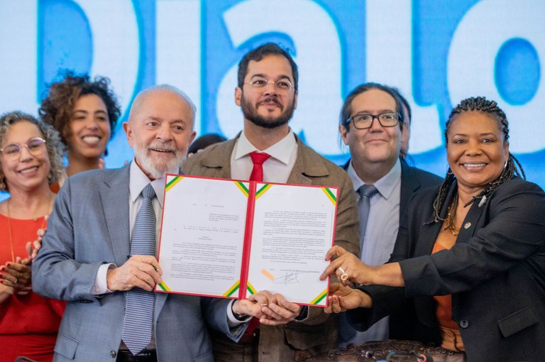 Presidente Lula sanciona o Marco  Regulatório do Fomento à Cultura