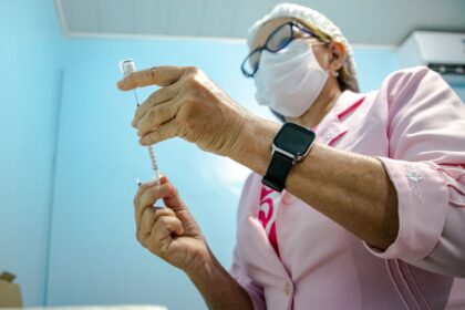 RONDÔNIA: Municípios já aplicam nova vacina contra Covid-19