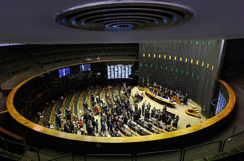 Reforma Tributária e anistia seguem em pauta no Congresso