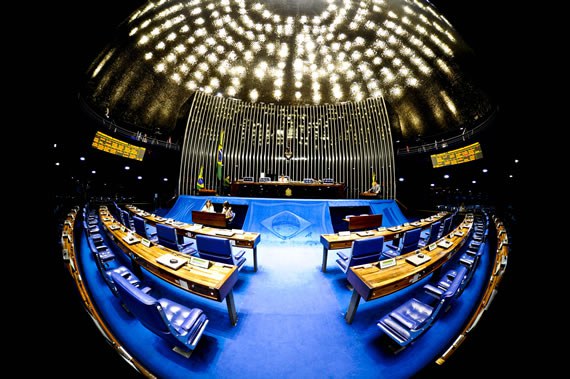 Semana no Congresso: IOF, CPMI do INSS e isenção do IR agitam os bastidores