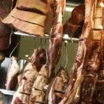 Você sabe o que tem na carne que compra? Água, aditivos e a importância de ler o rótulo