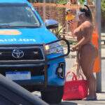 Confira quem é a influencer que circulou sem roupa na praia de Ipanema