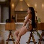 Musa do Santos realiza ensaio de tirar o fôlego e exibe corpo escultural