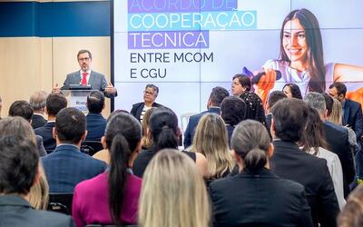 Acordo entre MCom e CGU reforça integridade nas concessões de rádio e TV