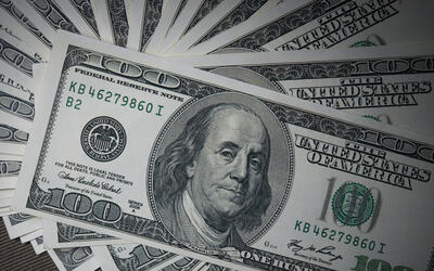 Dólar fecha em queda de 0,27% e atinge menor cotação desde junho, a R$ 5,40