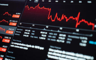 Ibovespa hoje tem alta de 0,99% e fecha acima dos 135 mil pontos