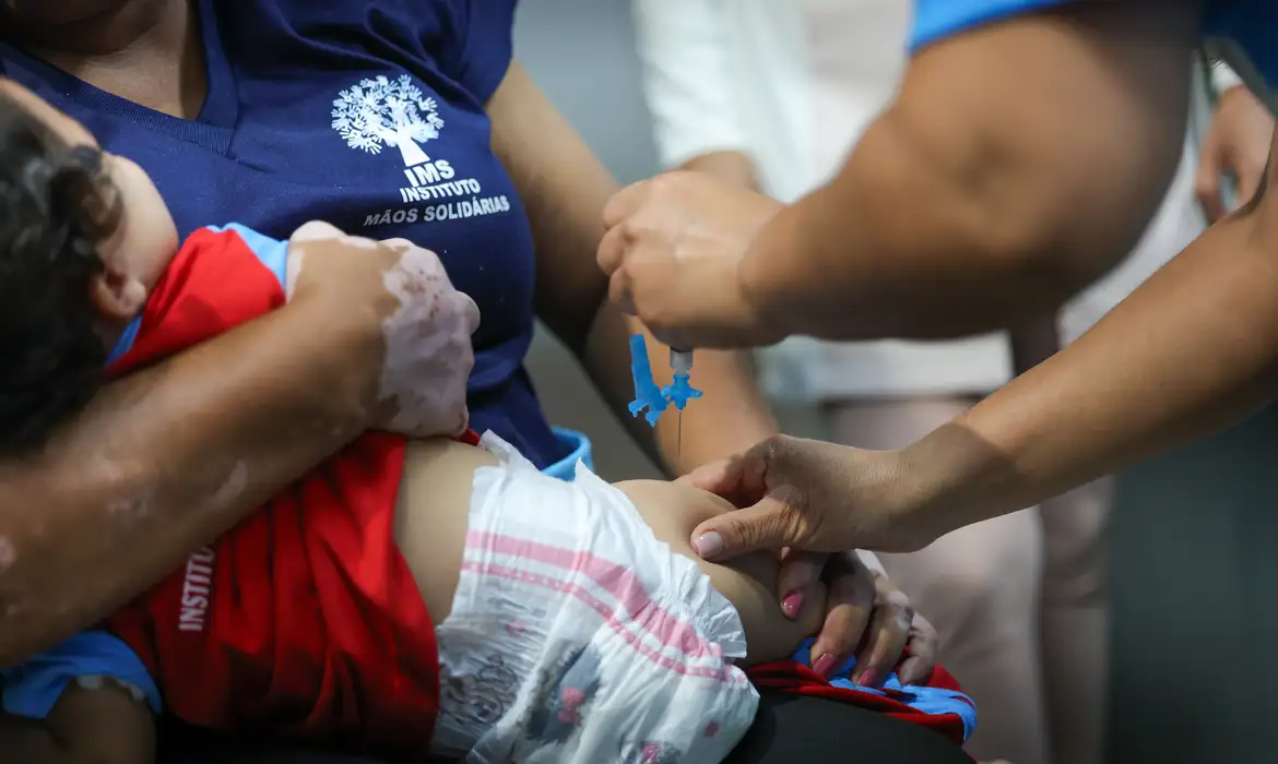 InfoGripe: número de casos de SRAG segue em queda no país