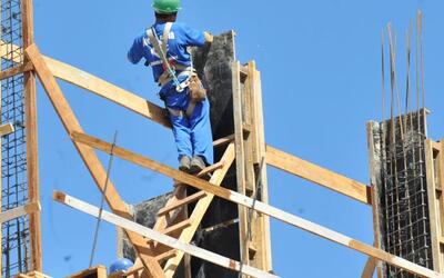 Crédito caro reduz intenção de investimento da construção ao menor nível desde 2023