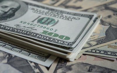 Dólar encerra pregão em queda de 1%, com Payroll abaixo do esperado