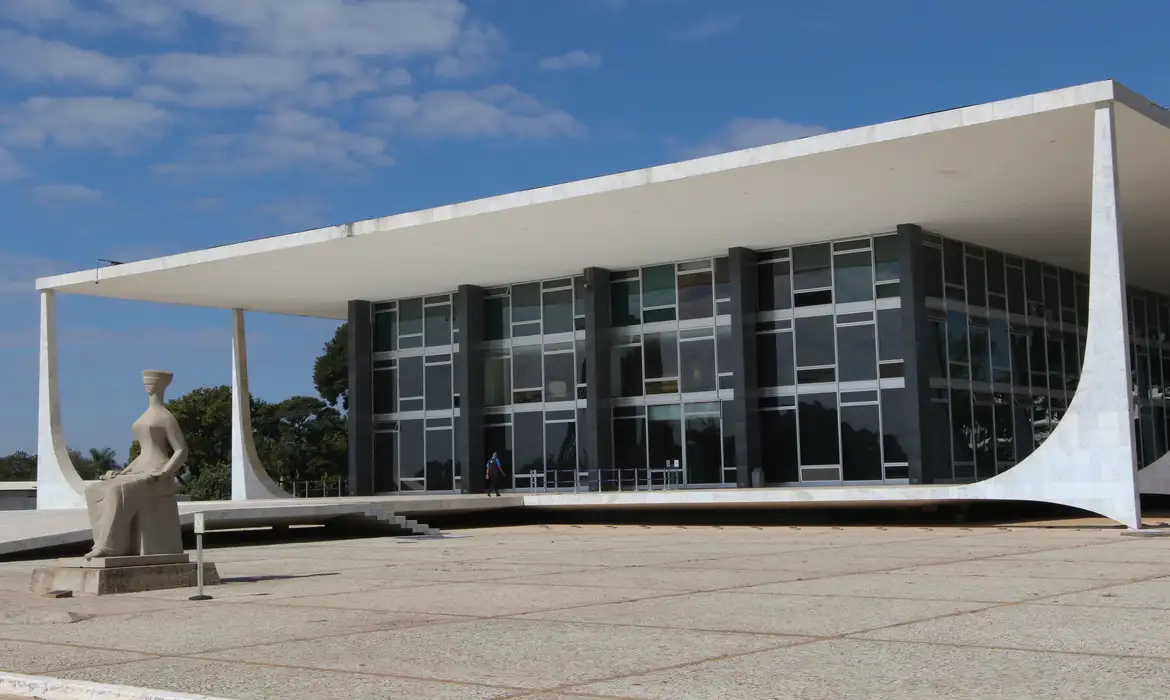 STF confirma lei que garante devolução de valores pagos a mais na conta de luz