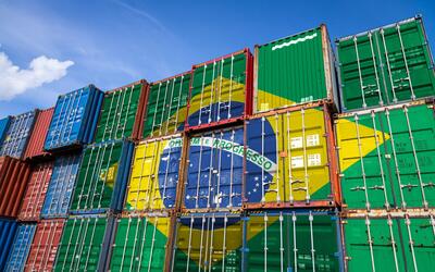 Tarifa adicional de 50% incidirá sobre 35,9% das exportações brasileiras; Indústria propõe ações emergenciais ao governo