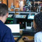 IEL abre mais de 1,9 mil vagas de estágio com bolsas de até R$ 2,6 mil