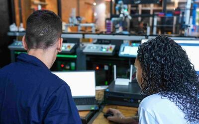 IEL abre mais de 1,9 mil vagas de estágio com bolsas de até R$ 2,6 mil