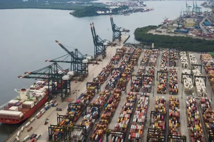 Tarifaço americano derruba confiança da indústria exportadora, mostra CNI