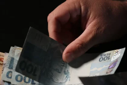 13º salário: empresas têm até 30 de novembro para pagar primeira parcela aos trabalhadores