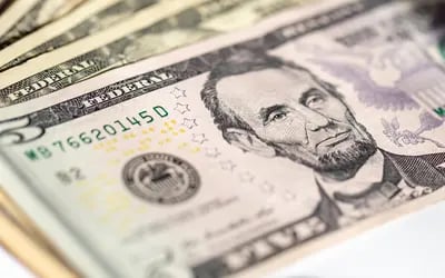 Dólar: moeda encerra o último pregão em alta