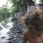 Falta de saneamento leva mais de 100 mil crianças à internação em 2024