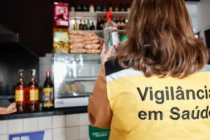 Metanol: Ministério da Saúde alerta para intoxicação por substância e reforça notificações imediatas