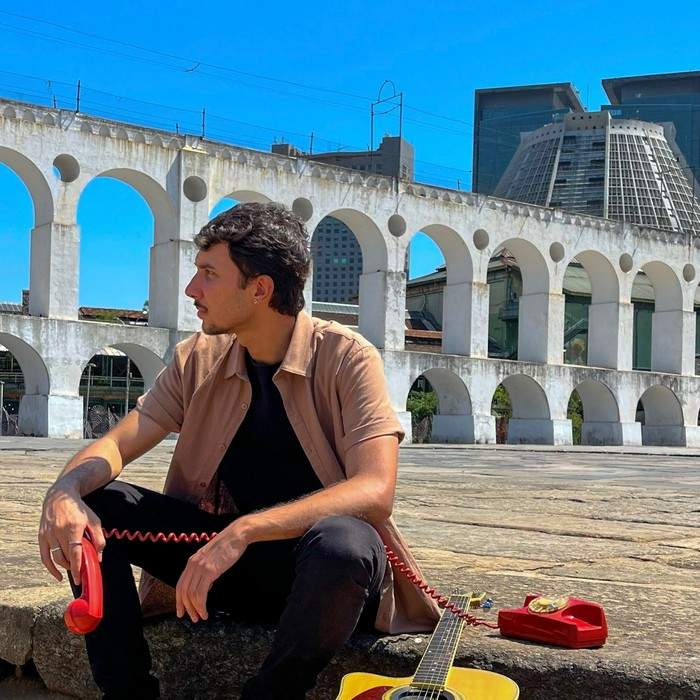 Relvas lança “Lapa” e transforma vivências em um lembrete pra curtir a vida ao máximo