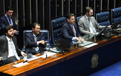 Senado aprova MP que reformula regras do setor elétrico e abre mercado livre para consumidores