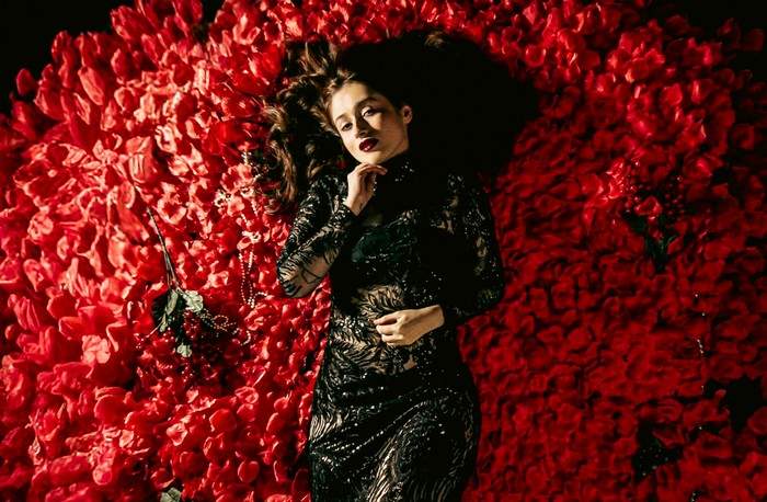 Carolina Severo transforma emoção e vulnerabilidade no novo single “Velho Vinho Doce”