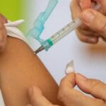 Infogripe: casos de SRAG recuam no país, mas vacinação ainda é essencial