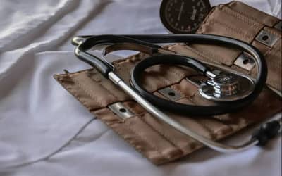 Enamed 2025: mais de 100 cursos de medicina tiveram desempenho insatisfatório