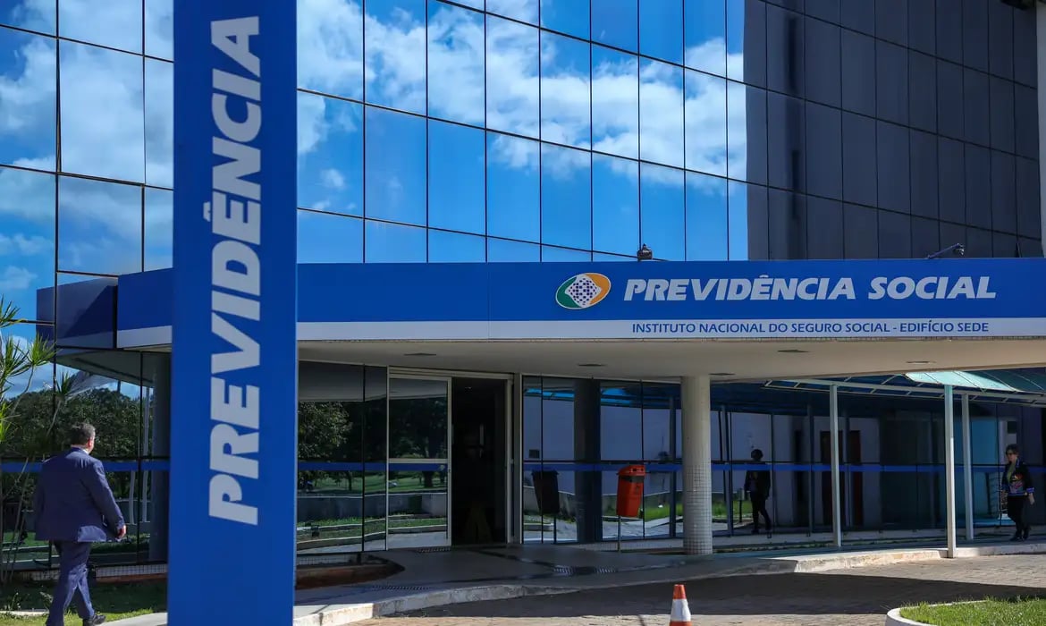 INSS cria coordenação para multar cartórios que omitirem óbitos e nascimentos; multas somam R$ 14 bilhões