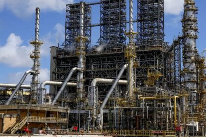 Juros altos “penalizam” Indústria em 2025, aponta CNI