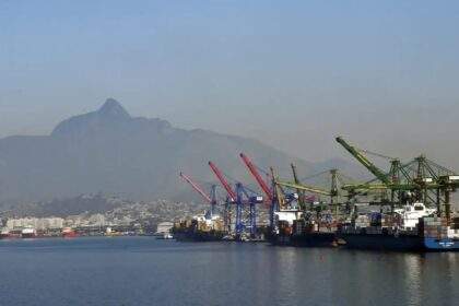 Brasil embarca primeira carga de grãos secos de destilaria para China após abertura comercial