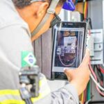 Medidores inteligentes de energia: distribuidoras devem modernizar 2% da rede ao ano a partir de 2026