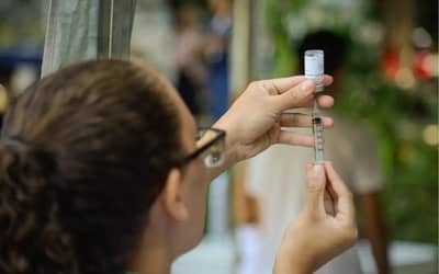 InfoGripe: casos de SRAG avançam no país; vacinação é a principal forma de proteção