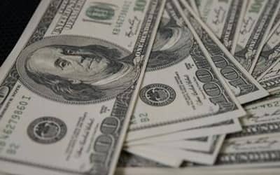 Dólar encerra quinta-feira estável, mas é influenciado por cenário internacional (21)
