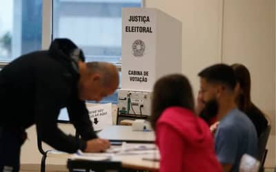 Oscilação nas intenções de voto entre Lula e Flávio Bolsonaro (segunda-feira, 25)